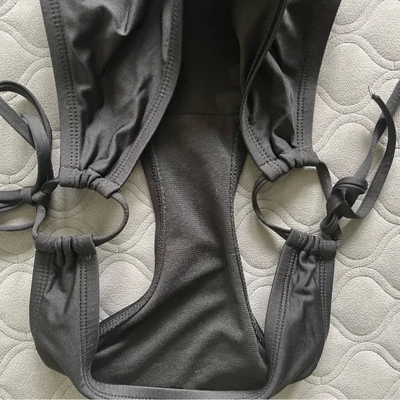 Kona Sol Bikini Bottom, Size Small - Picture 6 of 9